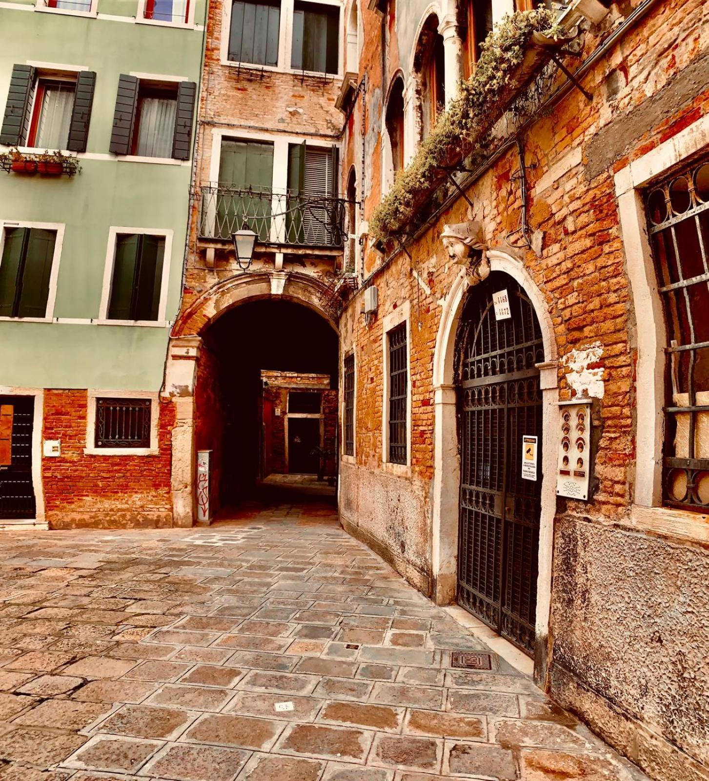 Hotel The Wolf House Venezia Esterno foto